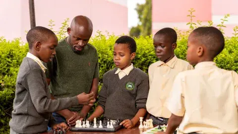 Alton explaining chess