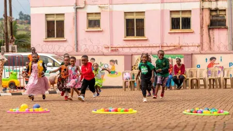 Baby A fruit color sorting