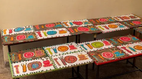 Pasted table mats, Top